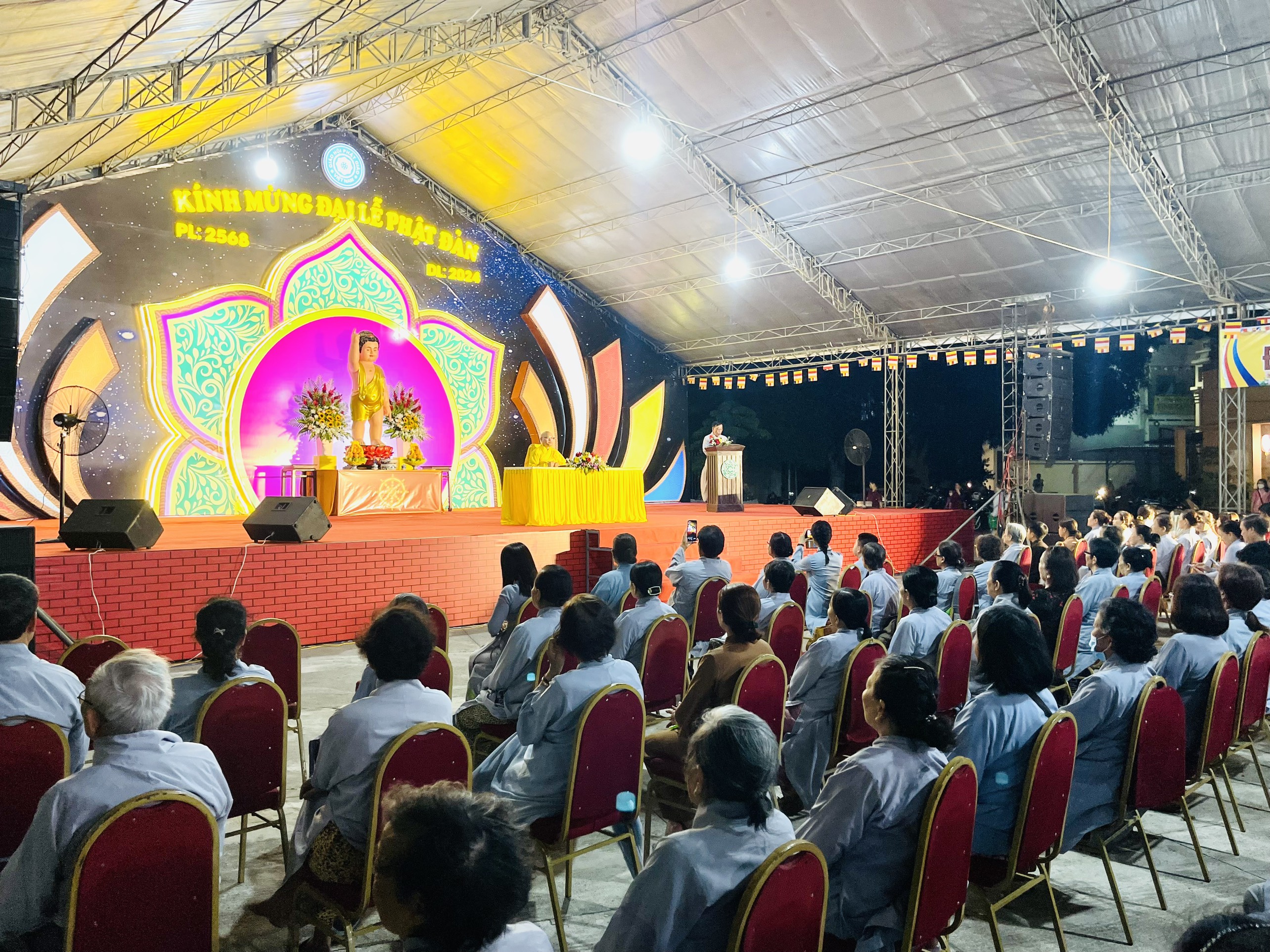Thuyết giảng tại Lễ đài chính Ban Trị sự Phật giáo tỉnh Bình Định